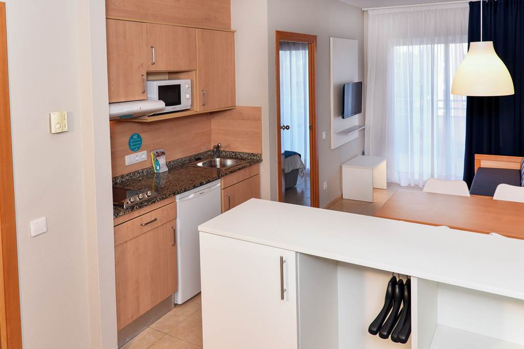 REU_77476_Aparthotel_SunClub_Salouu_0623_02.jpg