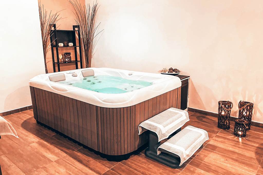 RHO_70905_Atrium_Platinum_Luxury_Resort_&_Spa_1223_34.jpg