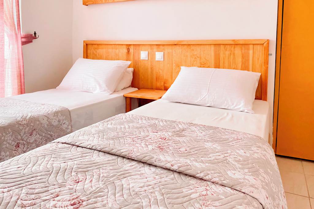 DLM_84527_Eda_Hotel_0822_14.jpg