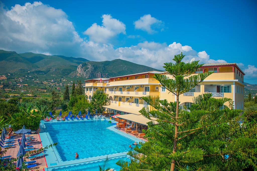 ZTH_82622_Koukounaria_Hotel_and_Suites_0223_10.jpg