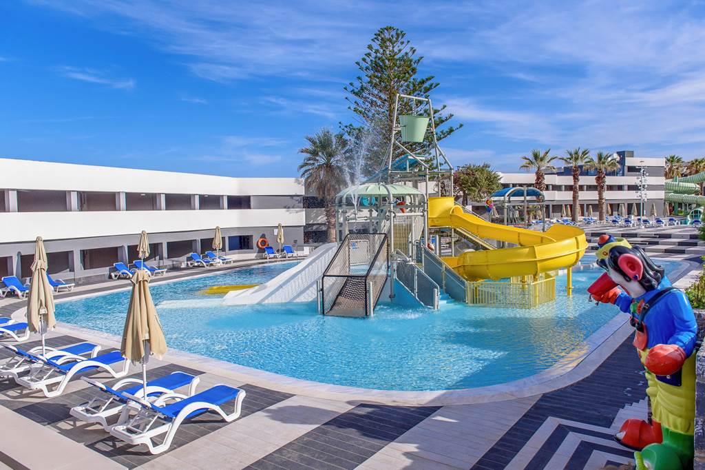 HER_70682_Arina_Beach_Resort_0723_02.jpg
