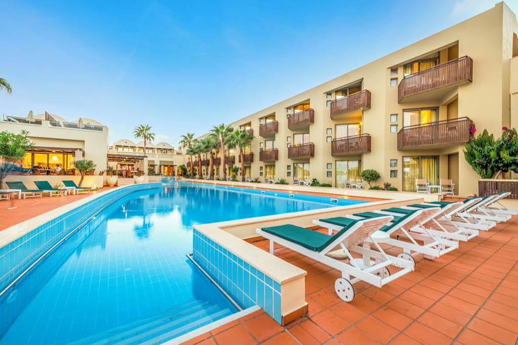 CHQ_78446_Giannoulis_Santa_Marina_Plaza_1022_23.jpg