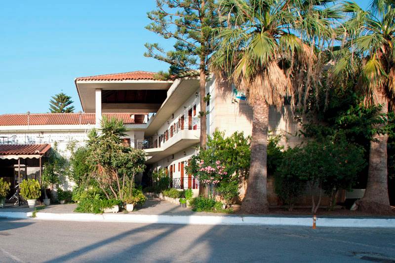 KLX_88317_Finikounda_Hotel_1124_02.jpg