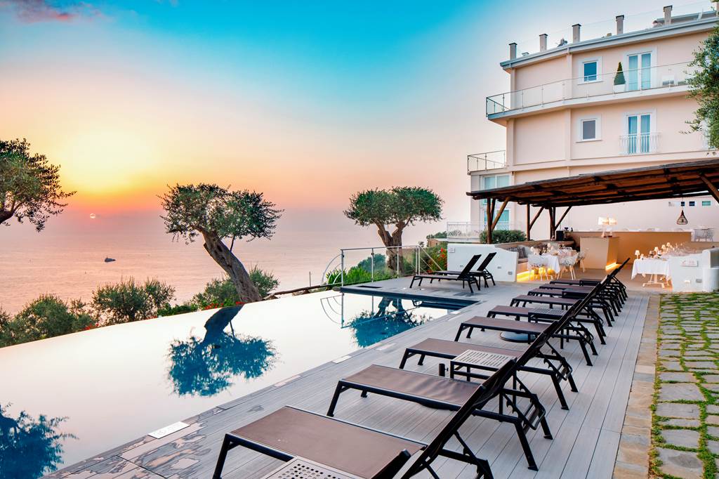 NAP_74116_Villa_Fiorella_Art_Hotel_1221_11.jpg