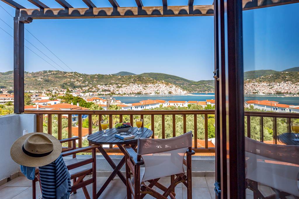 JSI_84276_Pera_Skopelos_0922_02.jpg