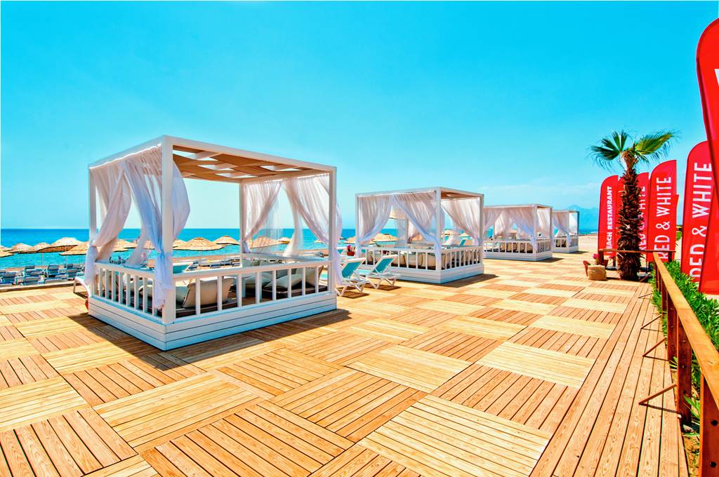 AYT_83932_Holiday_Inn_Antalya_Lara_1024_02.jpg