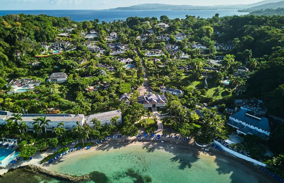 Round-Hill-Hotel-Villas-18.jpg