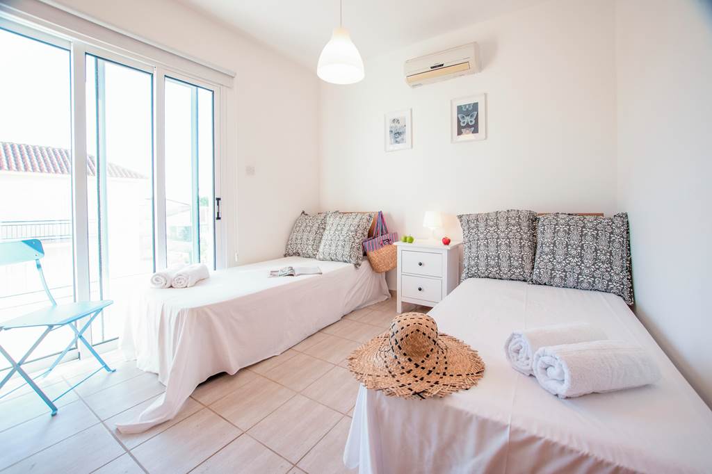 LCA_86766_Villa_Marina_Vibes_0124_15.jpg