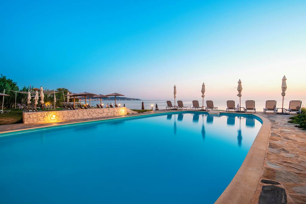 ZTH_82519_Locanda_beach_1120_08.jpg