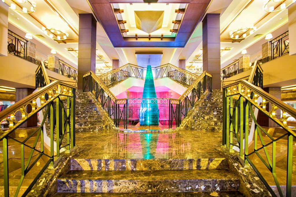 ADB_78415_fantasia_hotel_deluxe_0518_01.jpg