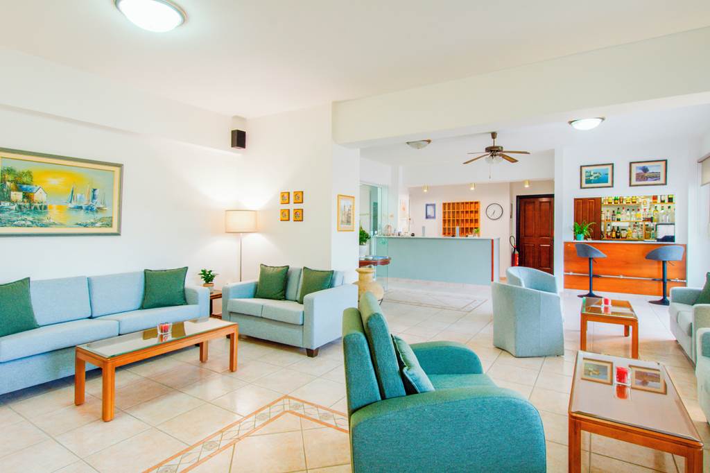 KLX_85625_Villa_Kosta_Hotel_&_Apartments_0923_07.jpg