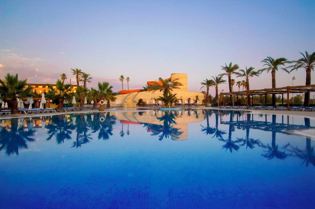 AYT_88640_Club_Blue_Waters_1124_04.jpg