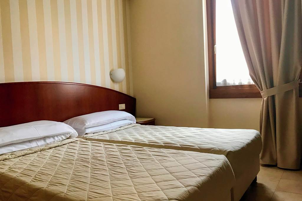 VRN_88071_Hotel_Roma_0624_04.jpg