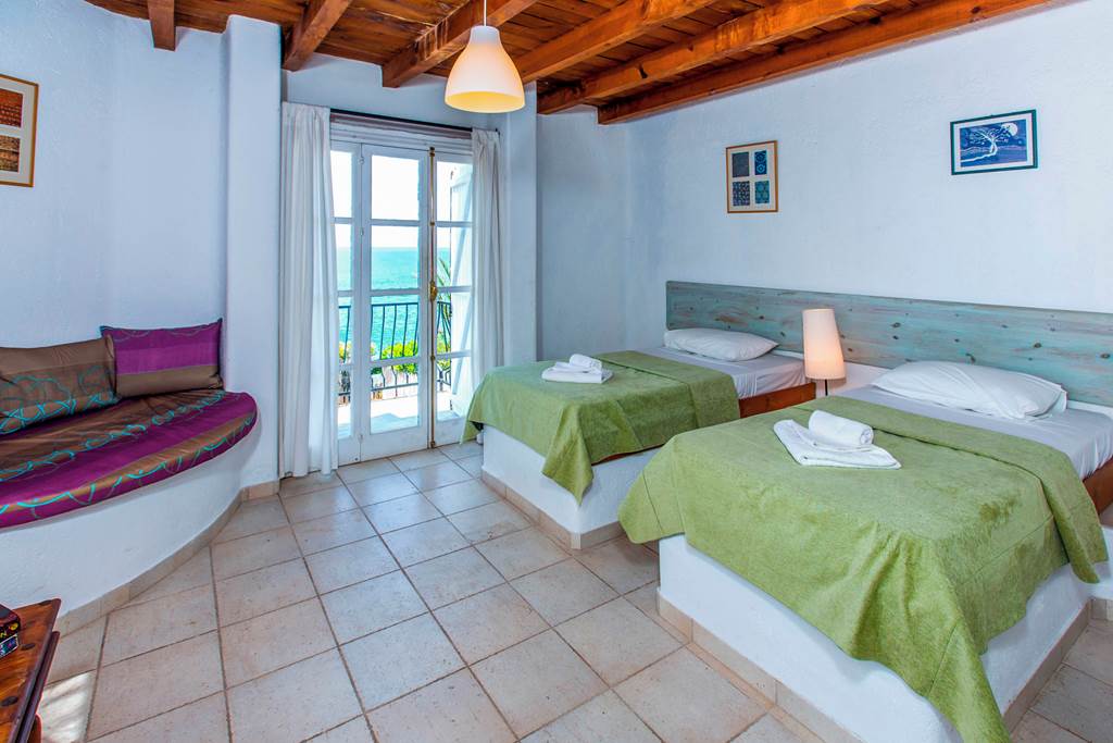 PFO_88885_Z&X_Holiday_Villas_-_Villa_Carmel_0125_04.jpg
