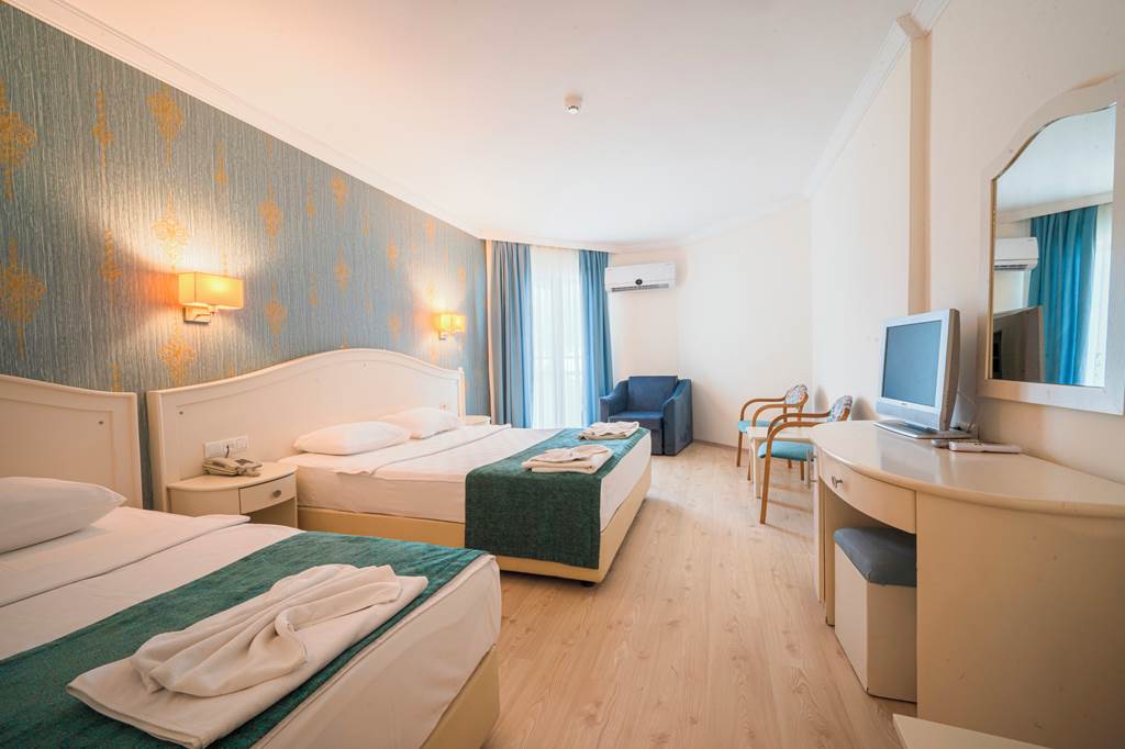DLM_85243_Idas_Club_Hotel_1223_04.jpg