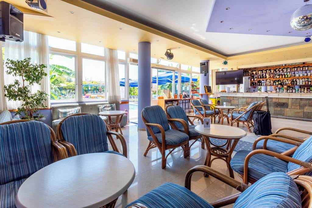 RHO_83060_Garden_Hotel_0723_03.jpg