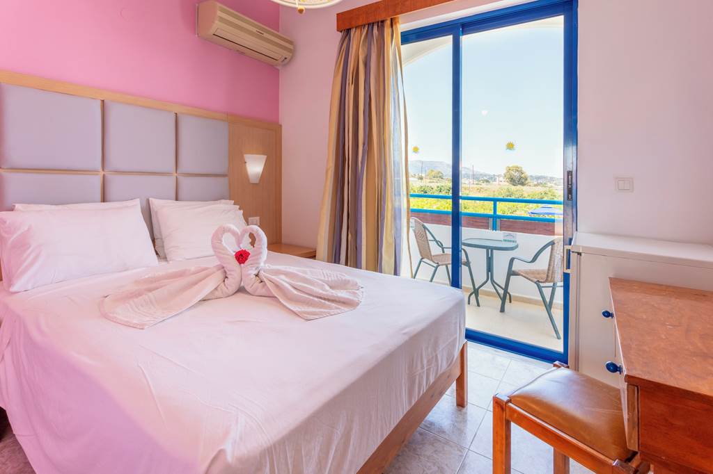 RHO_83060_Garden_Hotel_0723_05.jpg