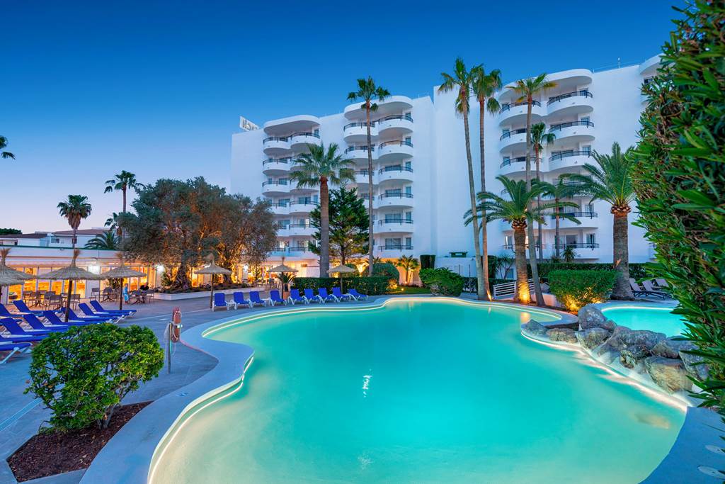 PMI_74108_Alcudia_Beach_0623_11.jpg