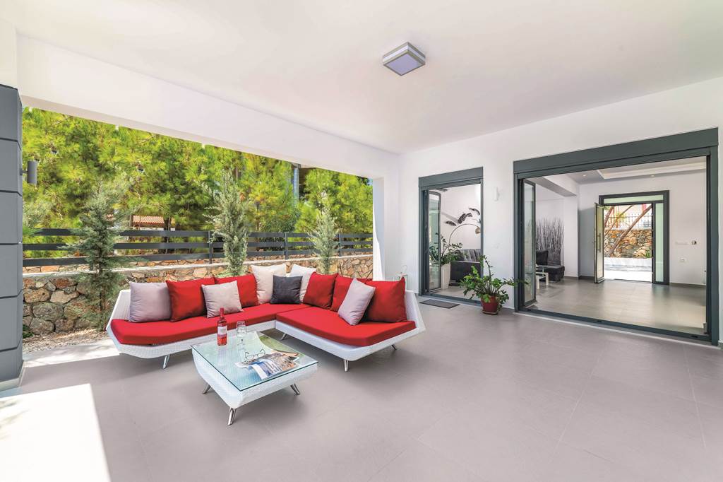 RHO_79664_Villa_Summer_Light_1118_18.jpg