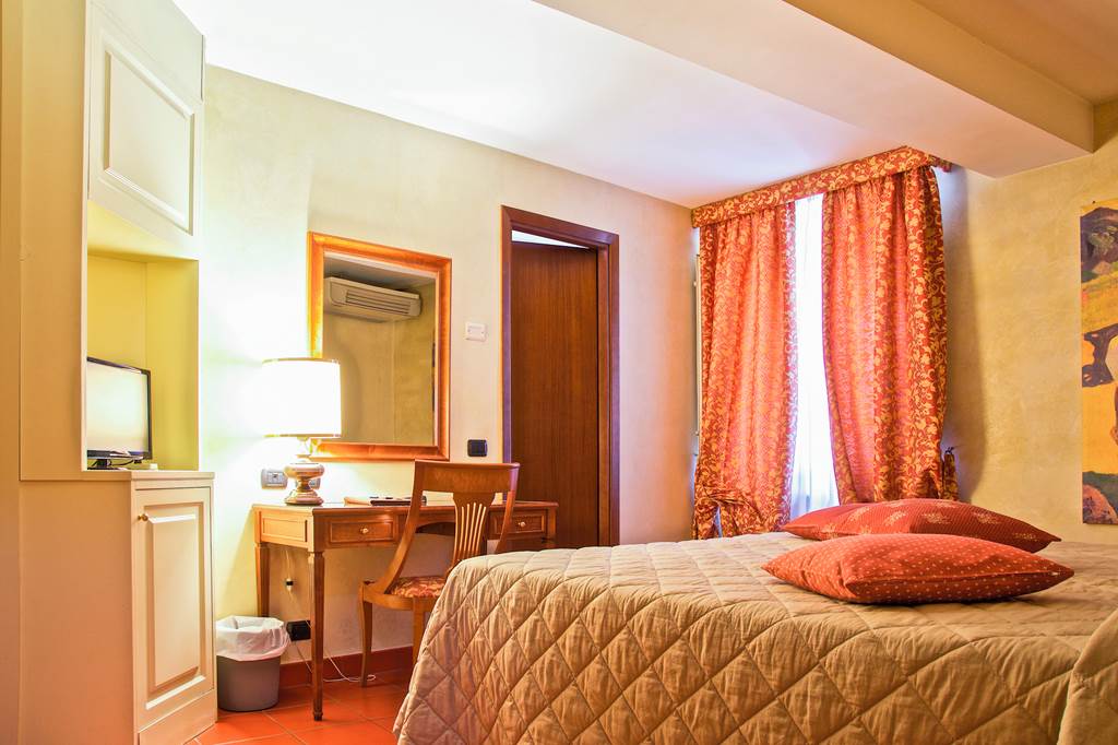 PSA_81954_Hotel_La_Luna_1021_02.jpg