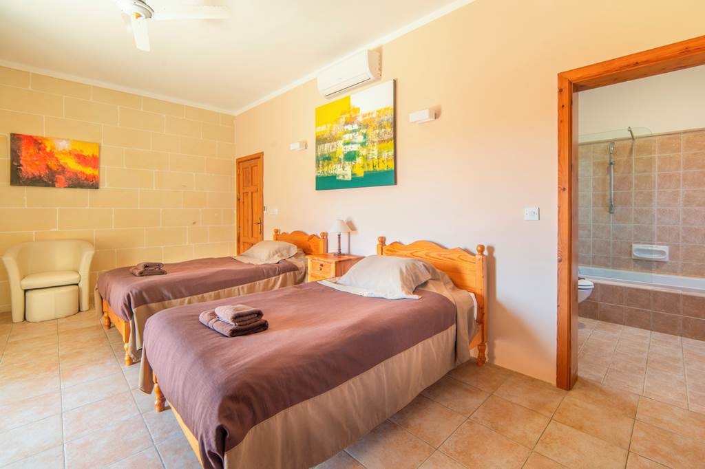 MLA_84561_Gozo_Villas_-_Rebekah_4_Bedroom_Villa_1122_07.jpg