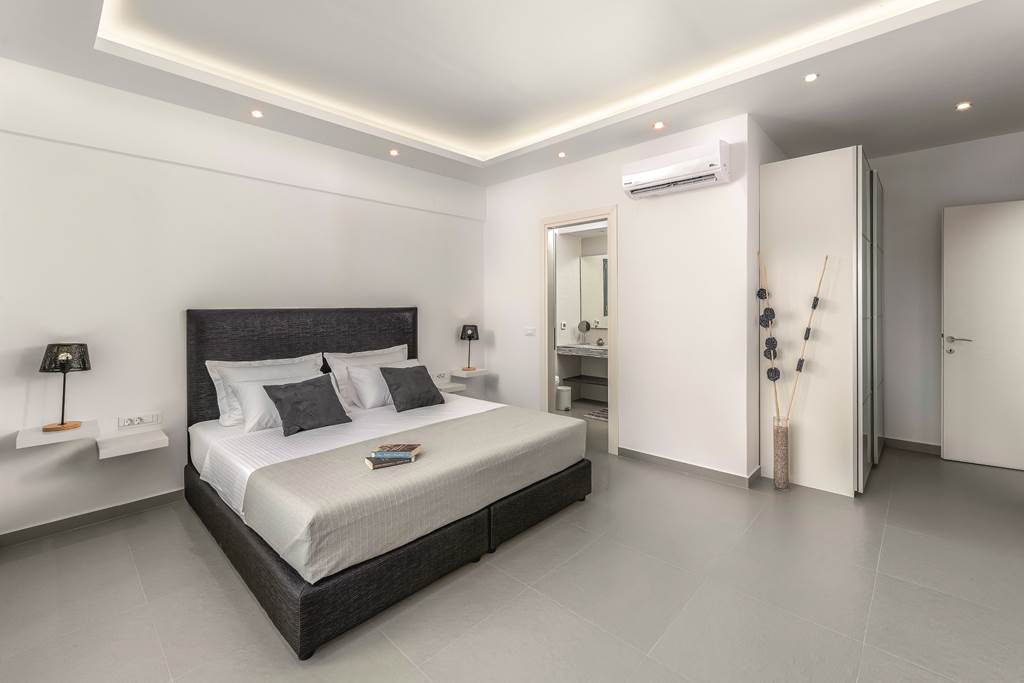 RHO_79664_Villa_Summer_Light_1118_06.jpg