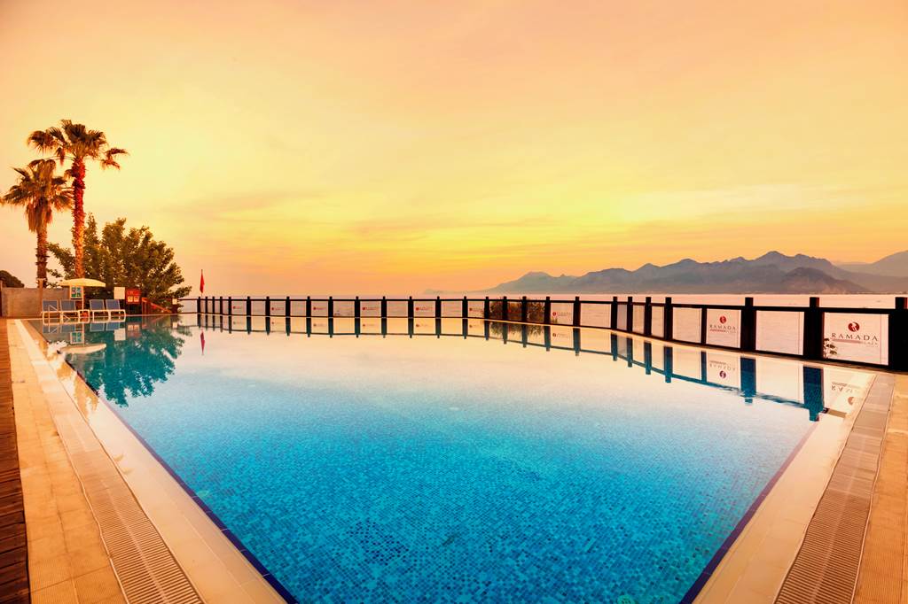 AYT_83923_Ramada_Plaza_Antalya_0822_02.jpg