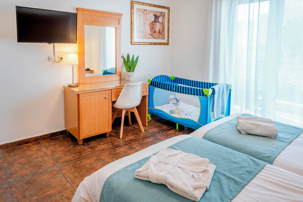 KGS_81864_Peridis_Family_Resort_1124_09.jpg