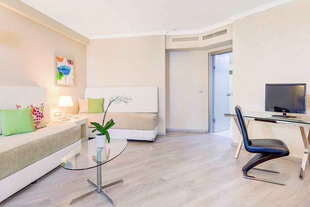 RHO_70905_Atrium_Platinum_Luxury_Resort_&_Spa_1223_16.jpg