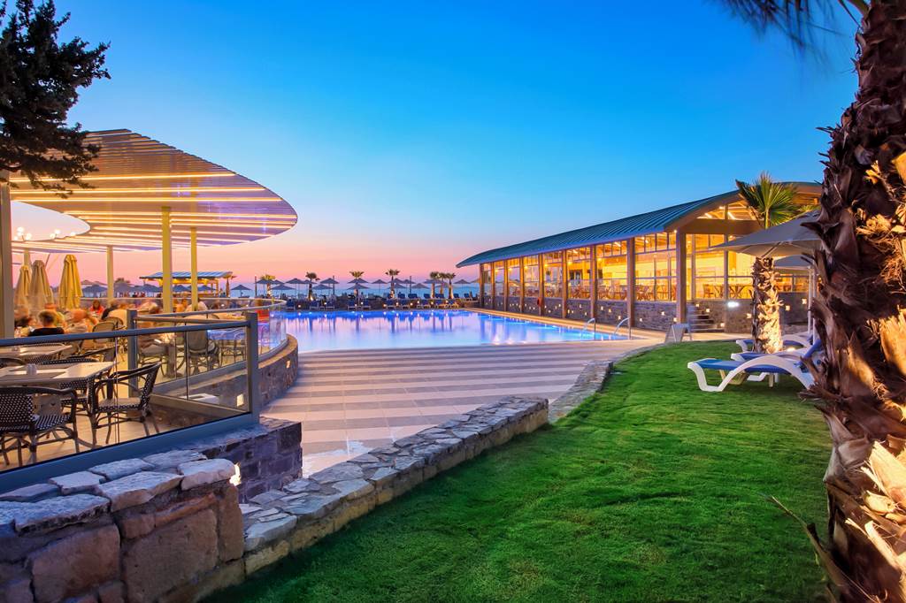 HER_70682_Arina_Beach_Resort_0921_08.jpg