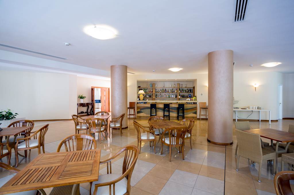 NAP_74690_Grand_Hotel_Moon_Valley_0617_05.jpg