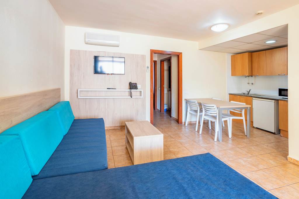 REU_70713_Festival_Village_Apartments_0624_09.jpg