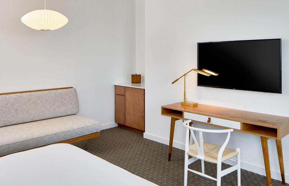 Tribute-Portfolio-Hotel-The-Sarasota-Modern-13.jpg
