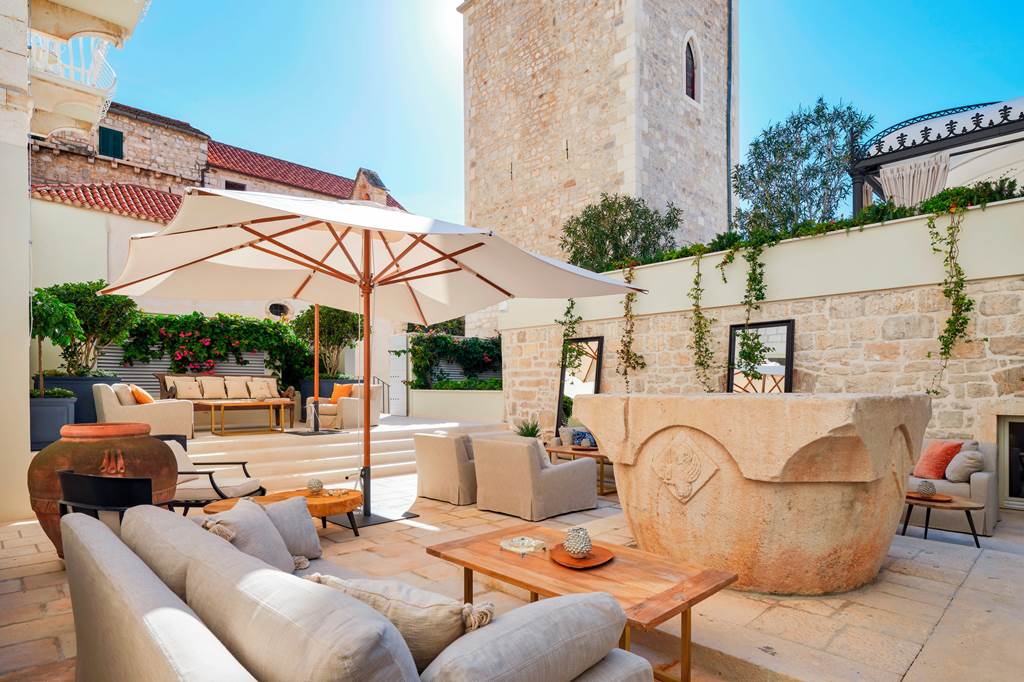 SPU_82050_Palace_Elisabeth_Hvar_0120_08.jpg