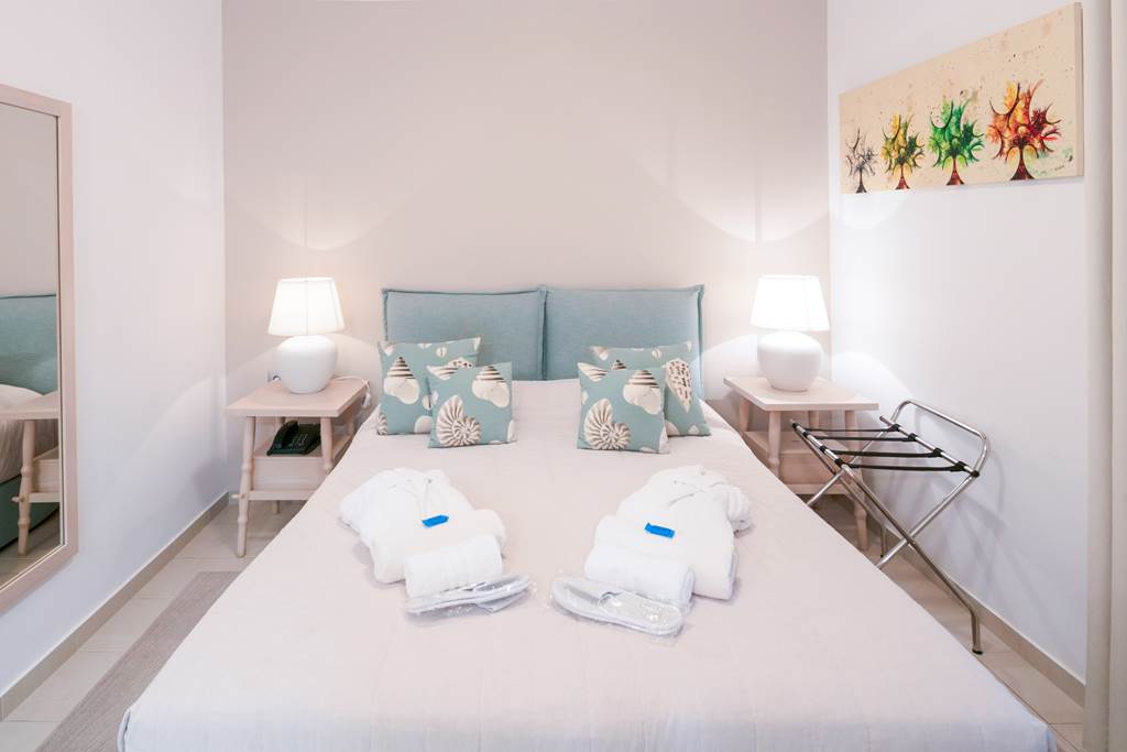 JSI_82704_Magic_Hotel_1220_23.jpg