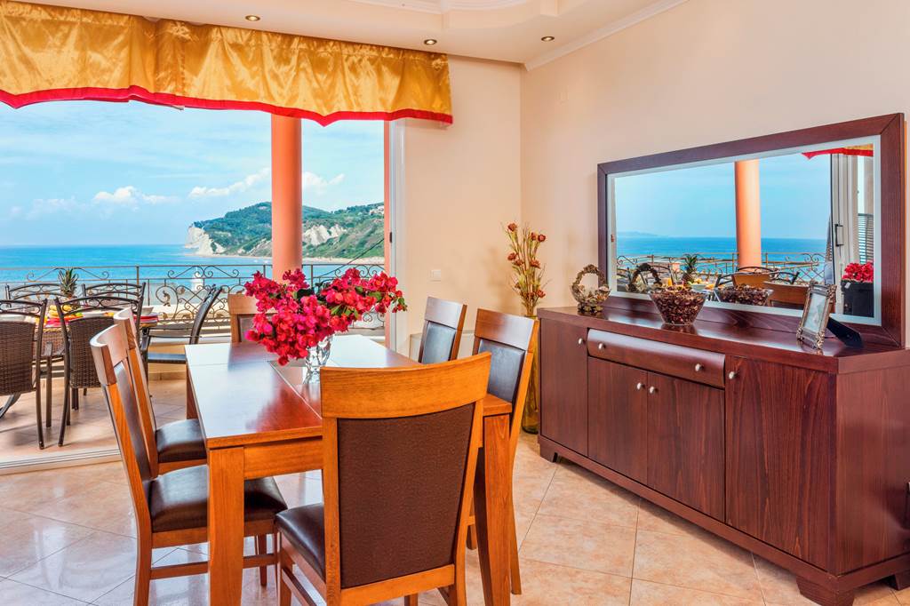 CFU_85698_Villa_Romanza_Alpha_1123_04.jpg