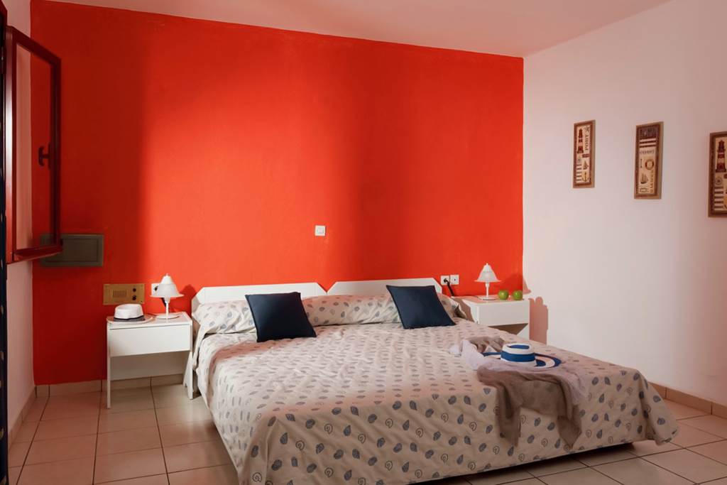 HER_77237_Piskopiano_Village_0822_03.jpg