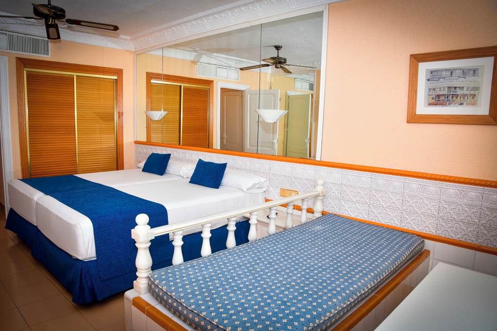 LEI_74434_Playacapricho_Hotel_0119_01.jpg