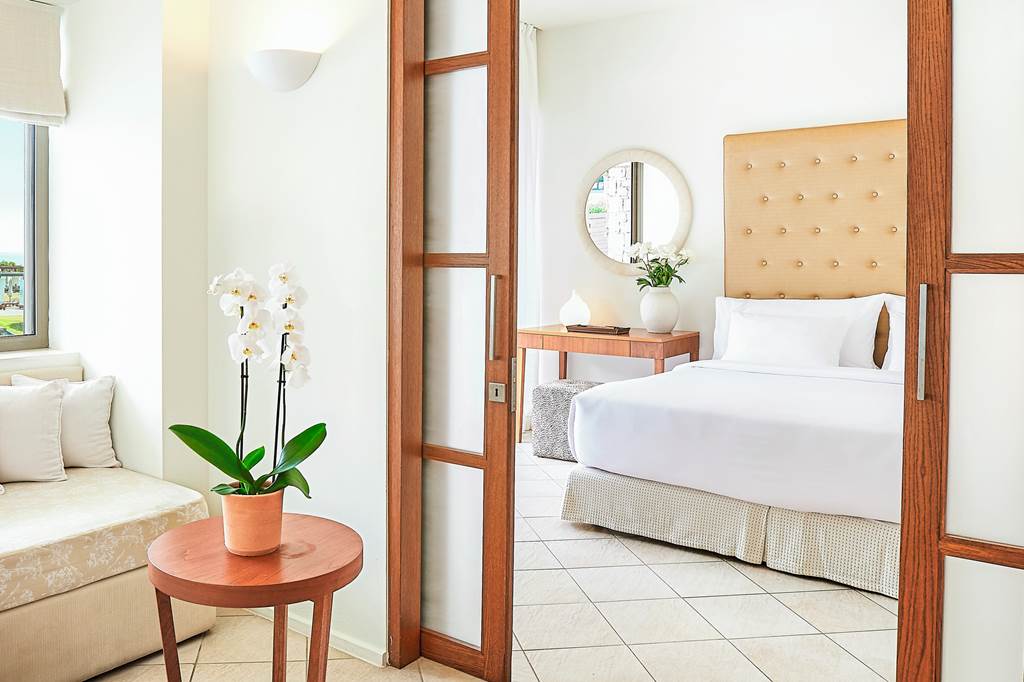 HER_84530_Grecotel_Amirandes_Boutique_Resort_0524_28.jpg