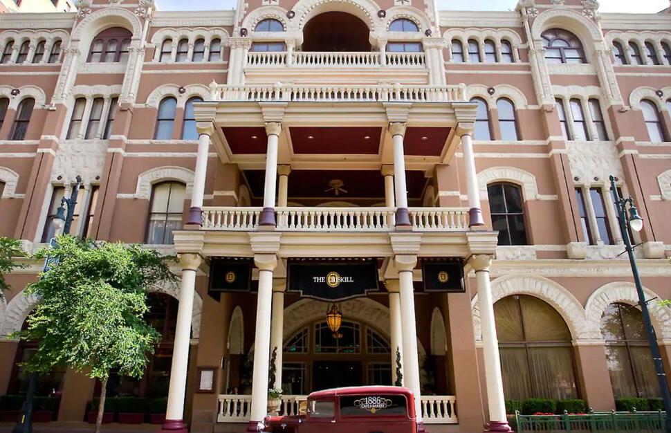 The-Driskill.-in-The-Unbound-Collection-by-Hyatt-3.jpg