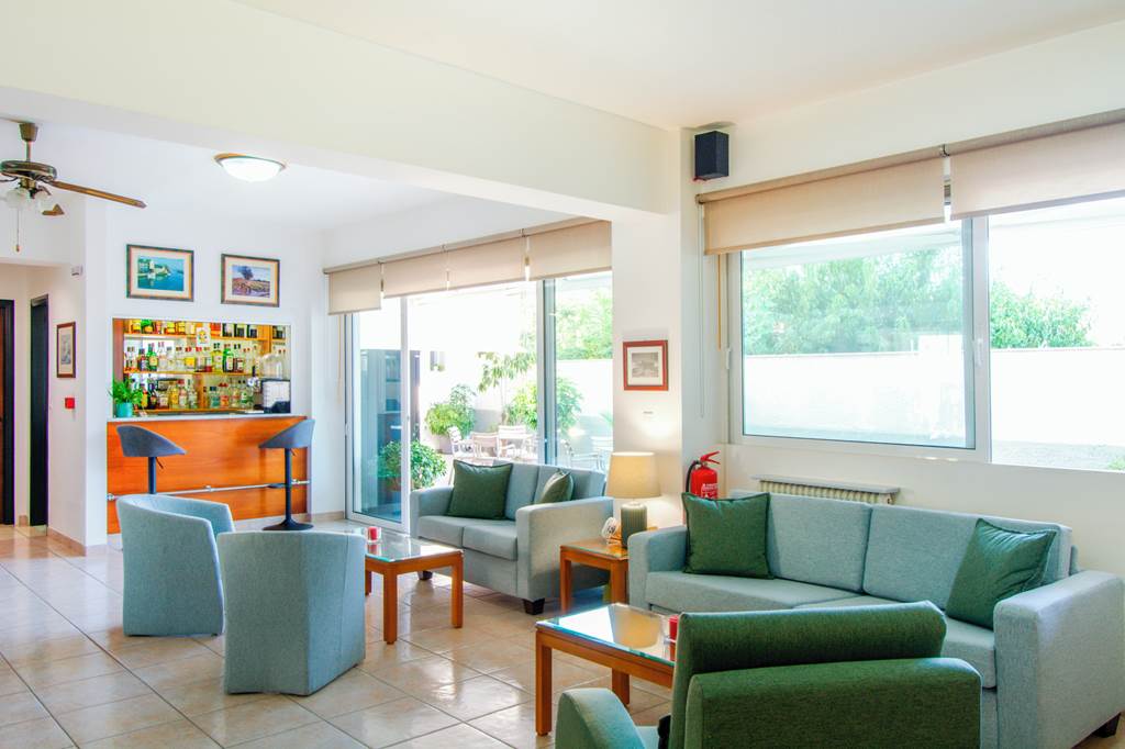 KLX_85625_Villa_Kosta_Hotel_&_Apartments_0923_06.jpg