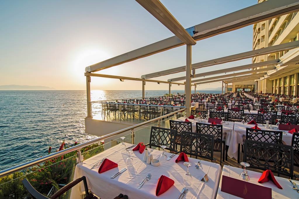 ADB_78376_KoruMar_Deluxe_Hotel_1119_02.jpg