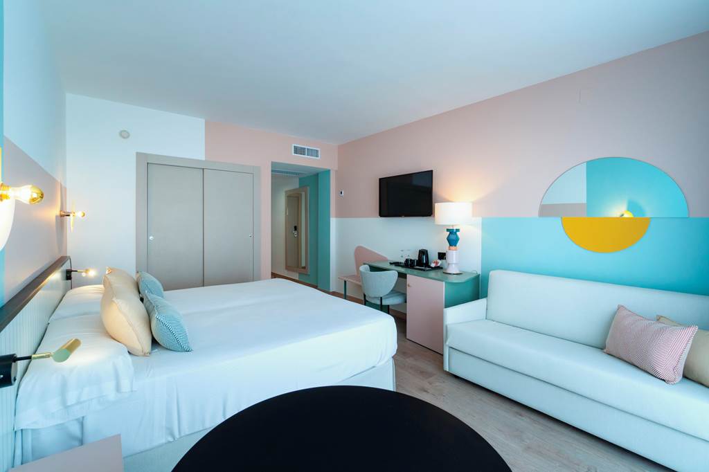 AGP_82434_Medplaya_Hotel_Pez_Espada_1222_01.jpg
