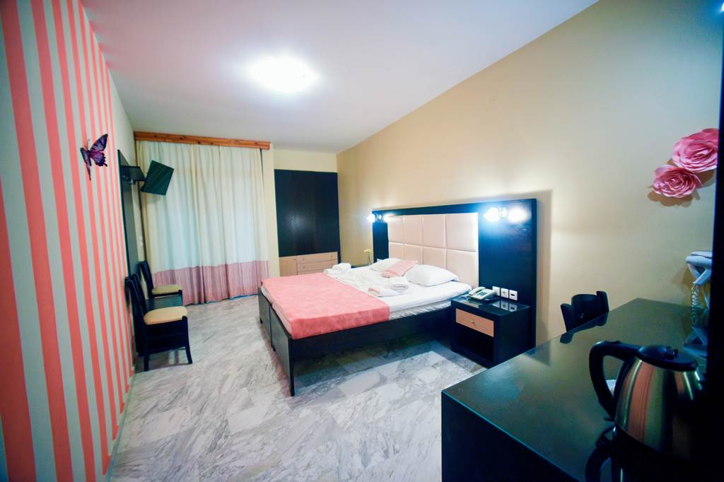 MJT_84273_Sunset_Hotel_0524_02.jpg