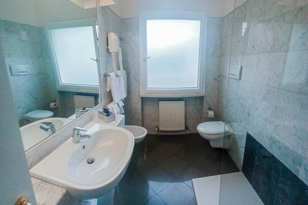 VRN_72921_Hotel_Excelsior_Bay_0823_03.jpg