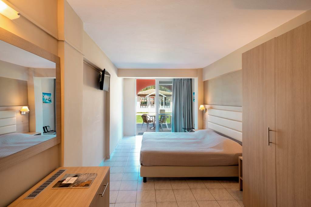 CFU_68853_Messonghi_Beach_Hotel_0724_01.jpg