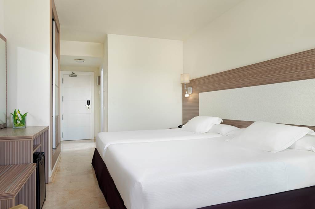 REU_73134_H10_Cambrils_Playa_0822_01.jpg