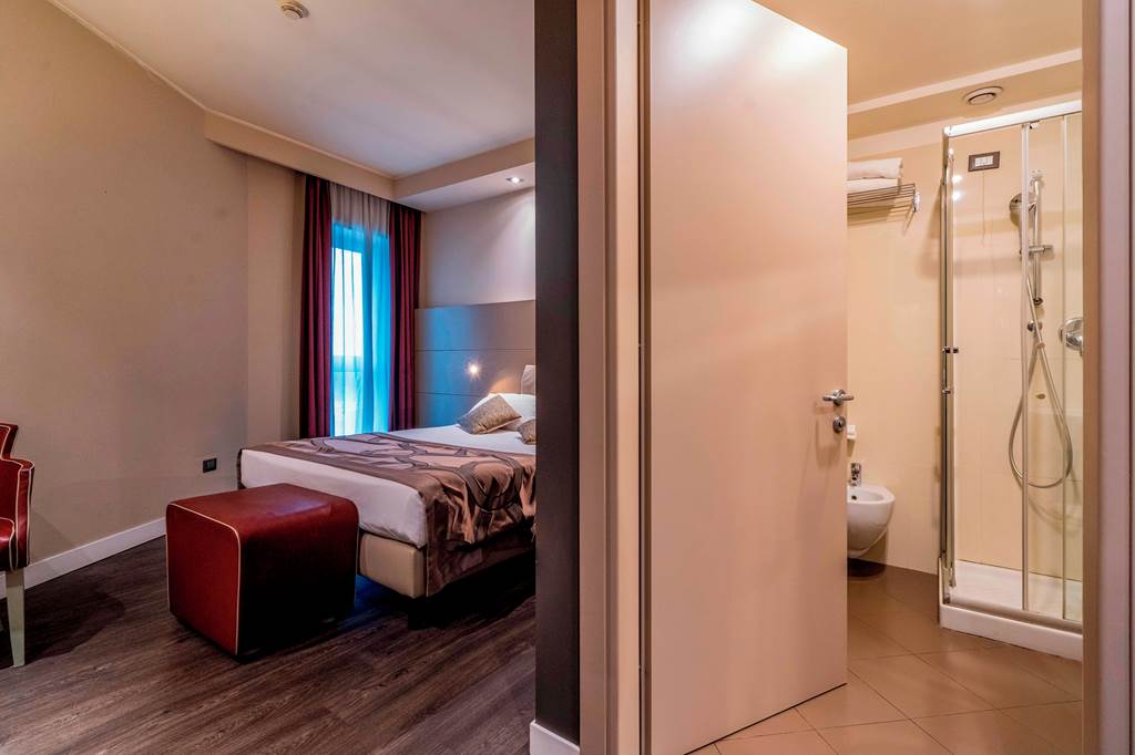 VCE_72823_Smart_Holiday_Hotel_0222_05.jpg