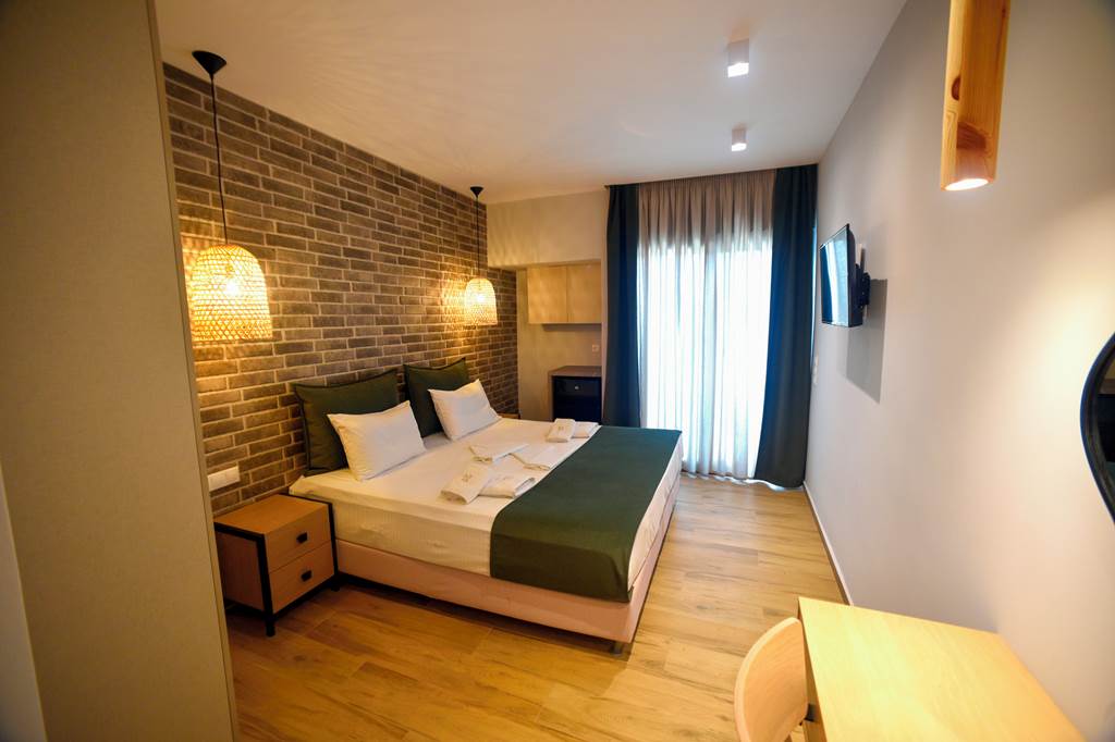 MJT_84273_Sunset_Hotel_0524_04.jpg
