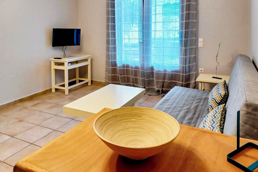 JSI_84276_Pera_Skopelos_0922_10.jpg